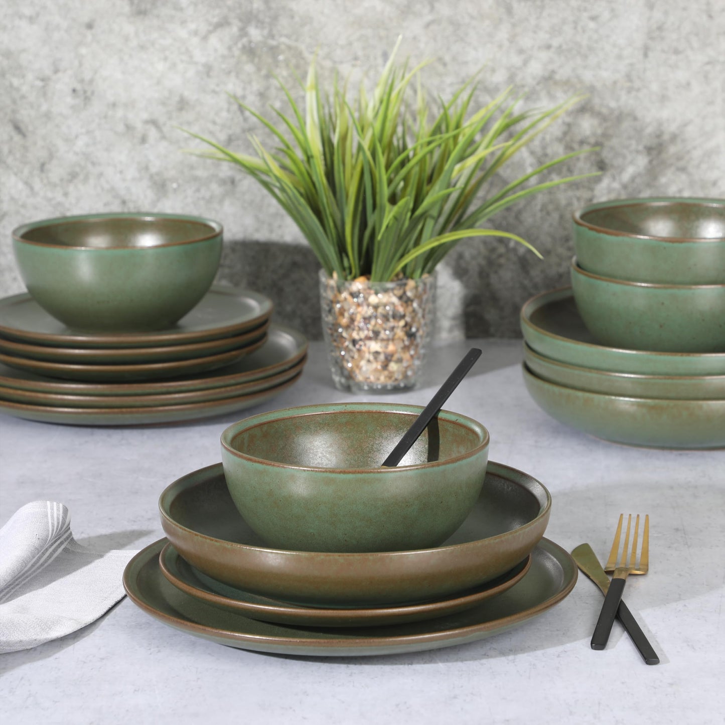 Beckett Stoneware Matte Reactive Glaze 16 Piece (Service for 4) Dinnerware Set Green